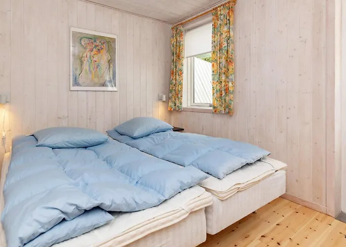 6 Person In Hojslev-by Traum